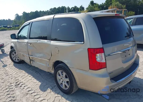 2013 Chrysler Town & Country Touring z USA, uszkodzony, nr VIN 2C4RC1BG9DR526086